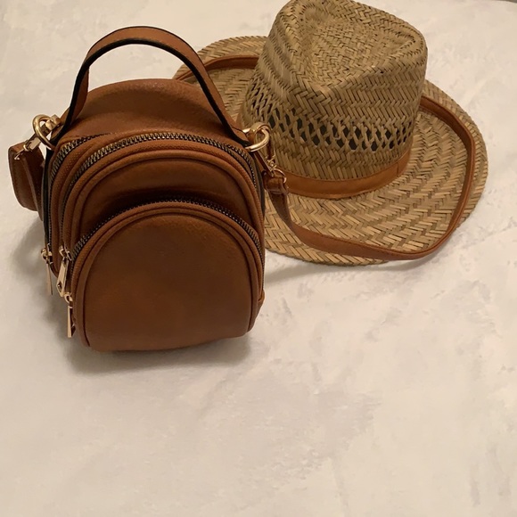 👀”Cute” mini crossbody backpack - Picture 2 of 4